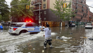 150 Sekolah Harus Ditutup Akibat Banjir New York, Pemerintah Tetapkan Keadaan Darurat
