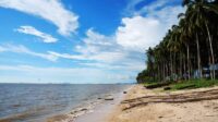 10 Pantai di Pontianak dan Sekitarnya yang Eksotis, Bikin Betah!