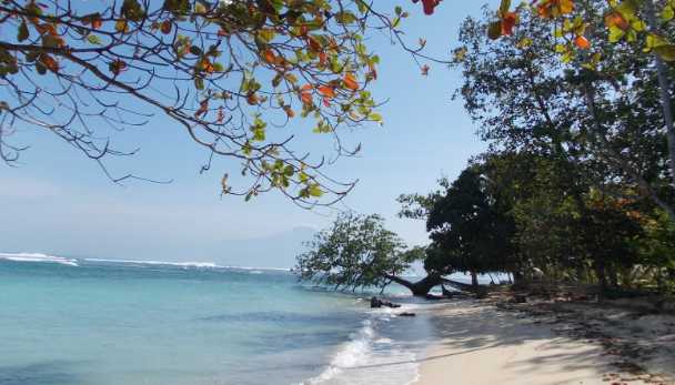 Pantai Krui: Surga Pantai Eksotis di Sumatera